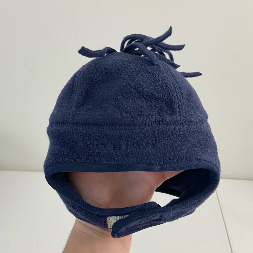 NWOT Old Navy baby navy blueโ fleece tassel cap warm winter hat 0-3 months